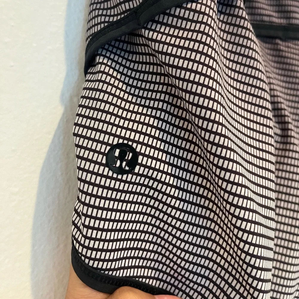 Lululemon Shorts Womens 8? Speed H20 Double Gradient - Picture 3 of 5